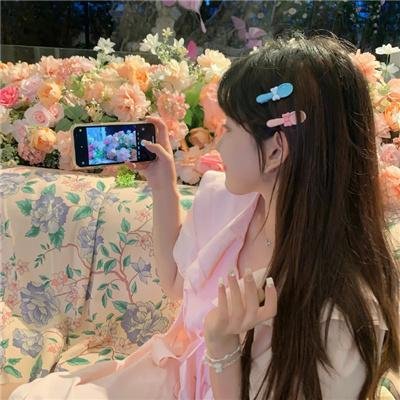 两只小猫的故事